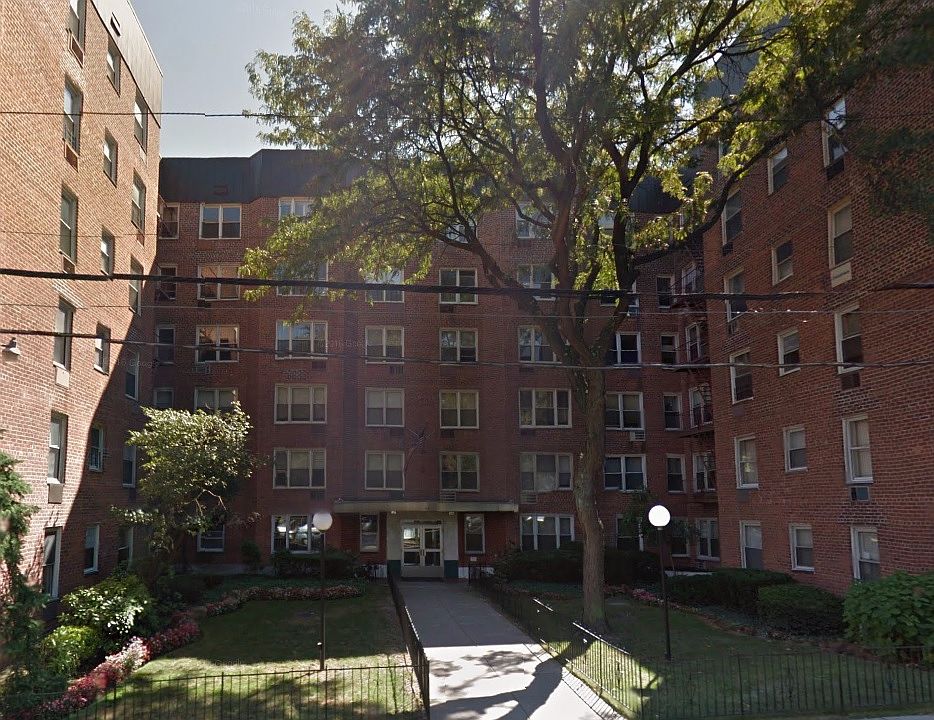 1st image of 50 Fort Pl APT A1j
