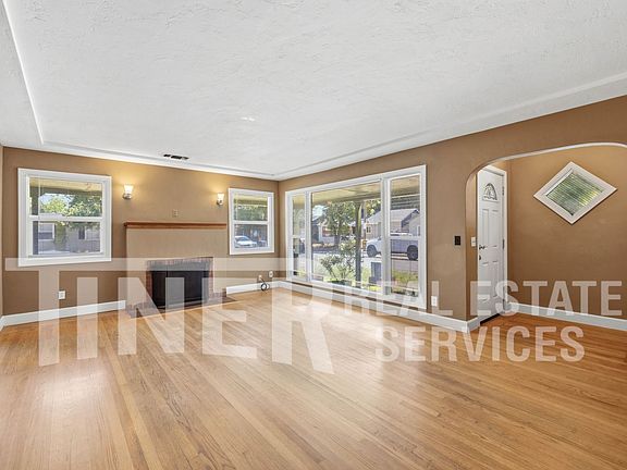 2nd image of 3231 Del Mar Way