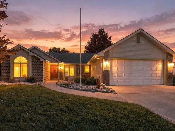 1773 E Ravenwood Ln, Columbia City, IN 46725