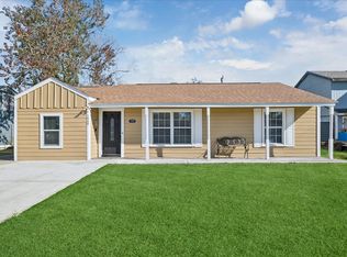 1900 Oregon St, Baytown, TX 77520