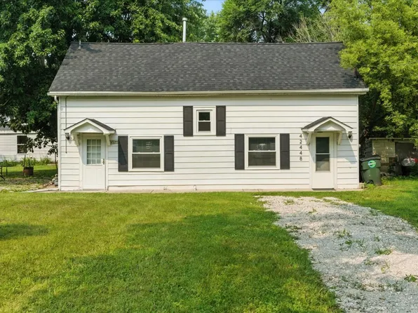 42448 N Lake Ave, Antioch, IL 60002