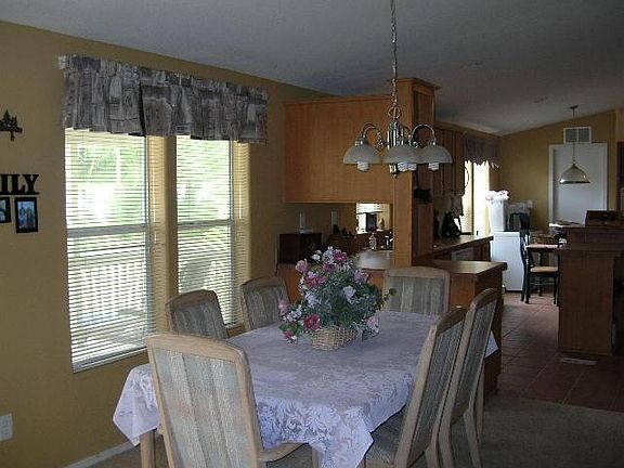 4th image of 1826 S Crandell --