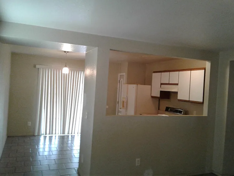 2569 E Windsor Castle Ln — Photo 7