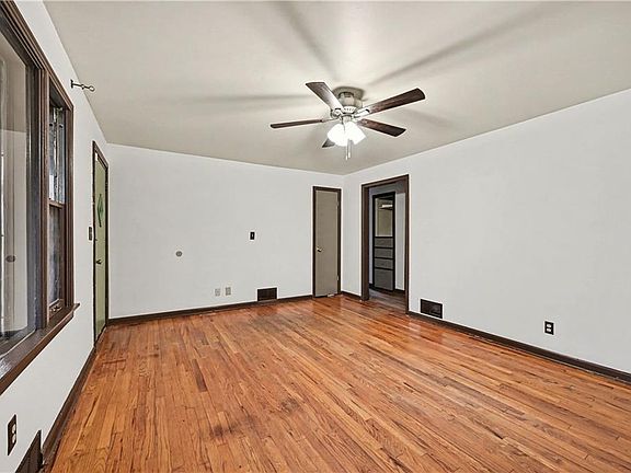 4th image of 5015 N Chelsea Ave