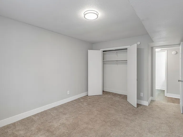 Park Fairfax Apartments — Photo 9