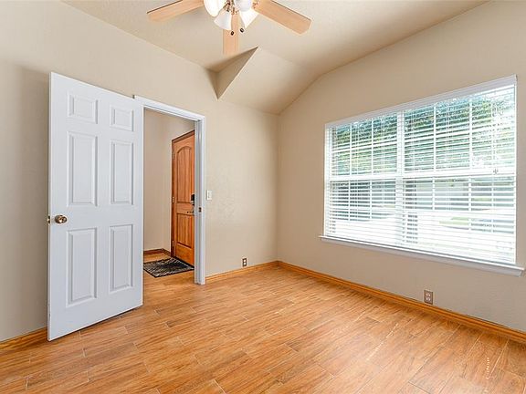 2nd image of 2512 Prospect Hill Dr