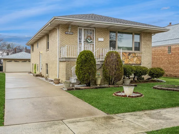 4230 Prairie Ave, Brookfield, IL 60513
