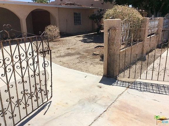 Front Gated Yard