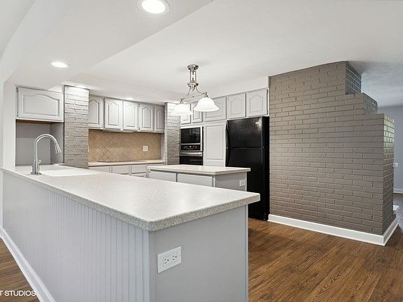 5th image of 1116 Lowell Cir