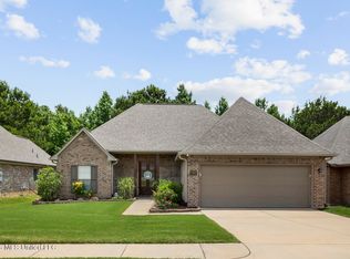 116 Woodscape Dr, Canton, MS 39046