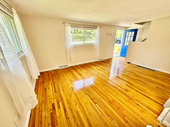 5th image of 114 Central St #114