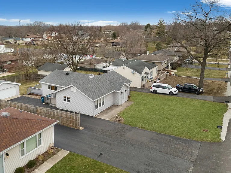 232 Highland Rd — Photo 23