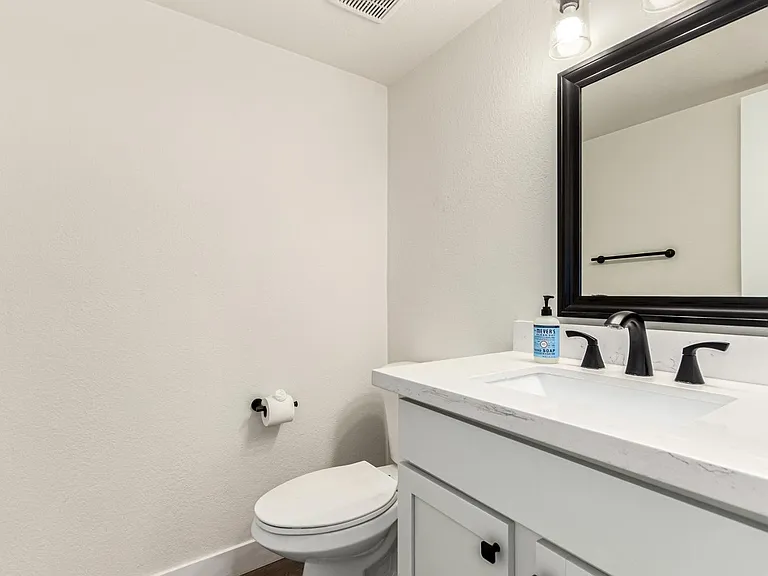 1538 E Laurel Ave — Photo 14