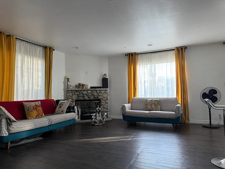 440 Anderwood Ct — Photo 11