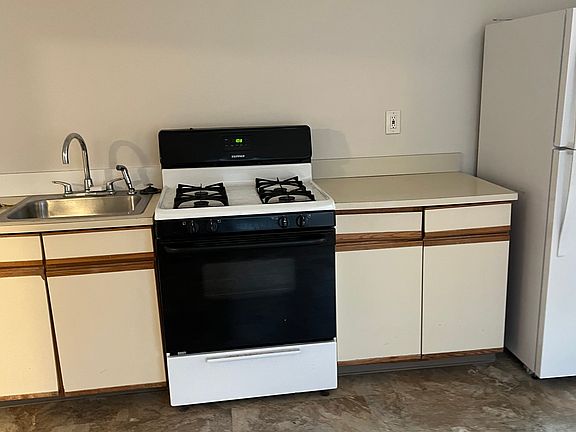 2nd image of 23 1/2 Central St #1