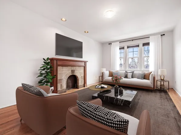 2 Connaught Cir, Toronto, ON M6C 2S7