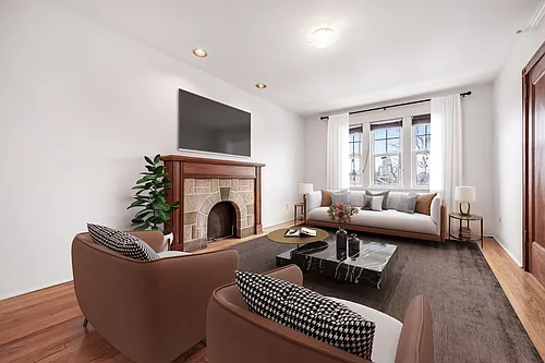 2 Connaught Cir Photo 1