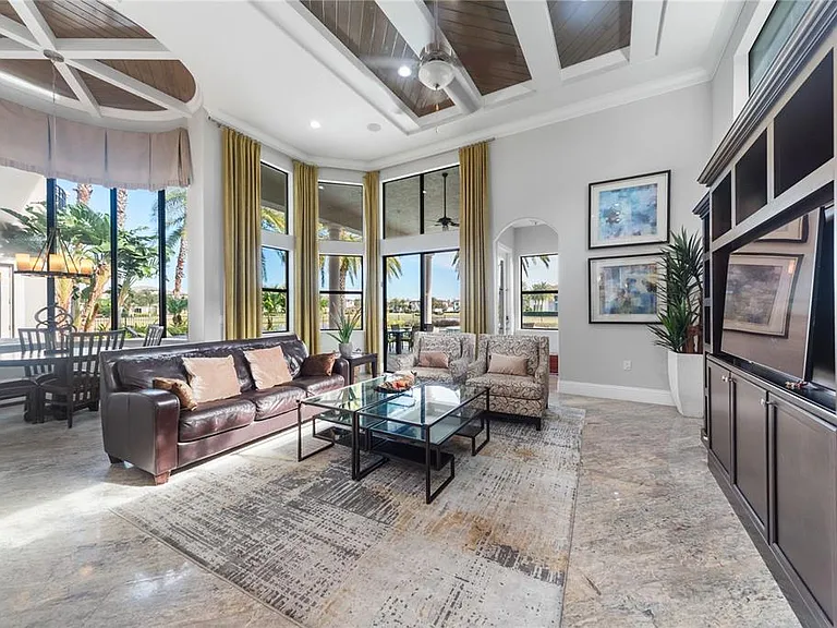 4326 Isabella Cir — Photo 4
