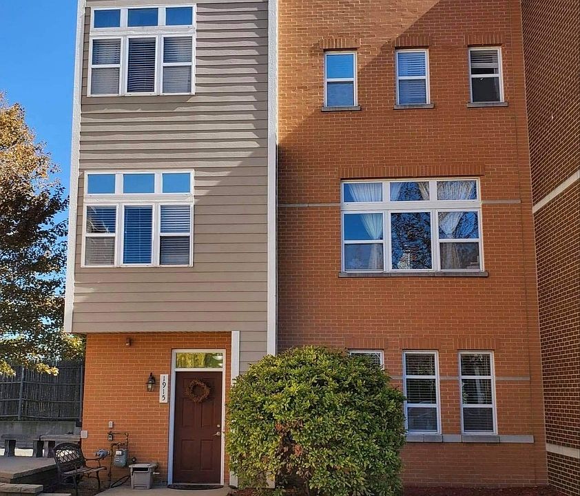 1st image of 1915 N Lockwood Ave