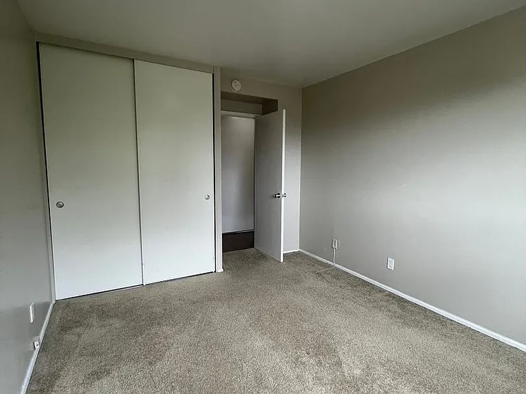 2020 Building — Photo 62