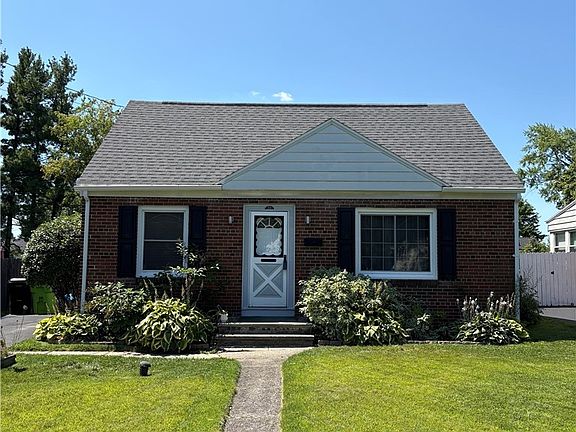 2nd image of 233 Russell Ave