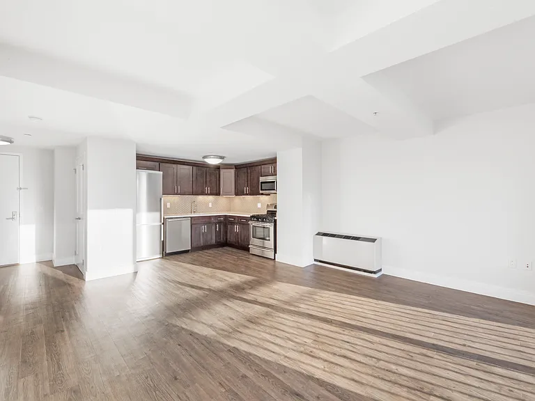 354 E 91st St #608 — Photo 5