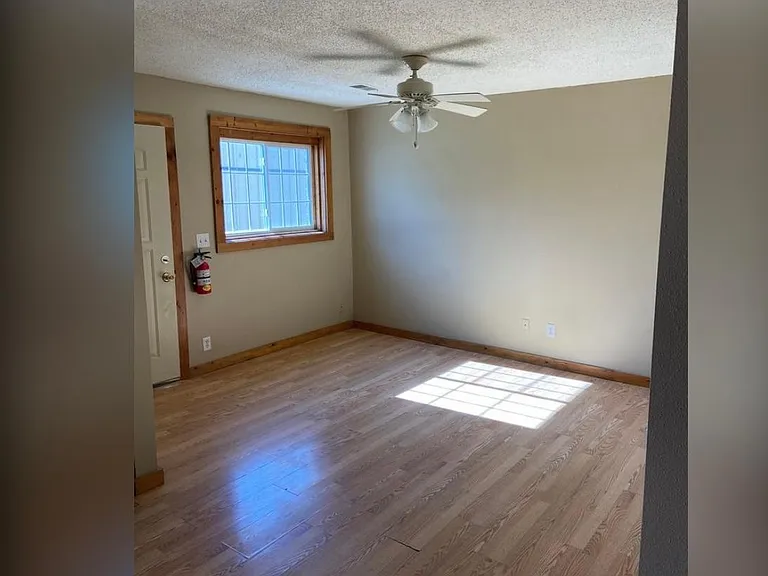 116 Center Ave N #2 — Photo 3