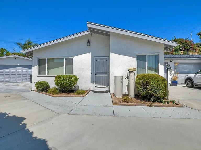 3620 Frenzel Cir — Photo 18