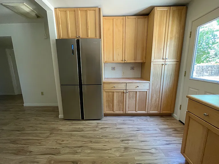 803 N Walnut St — Photo 9