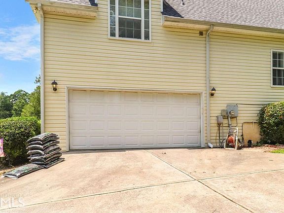 3rd image of 455 Barrington Grange Dr