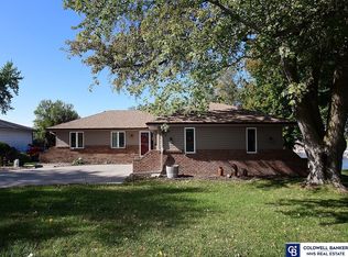 228 Shorewood Ln, Waterloo, NE 68069