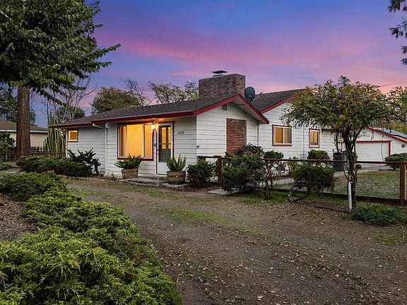 3rd image of 2028 Ludwig Avenue