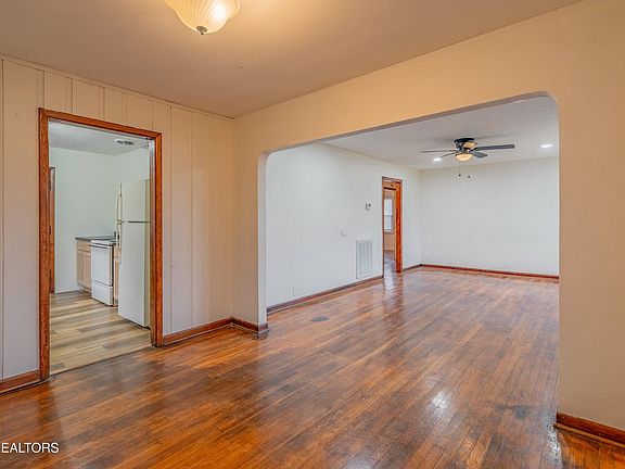 4th image of 523 Rockbridge Rd