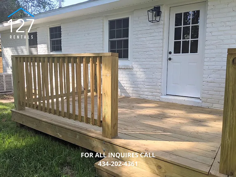 3200 Windemere Pl #B — Photo 12