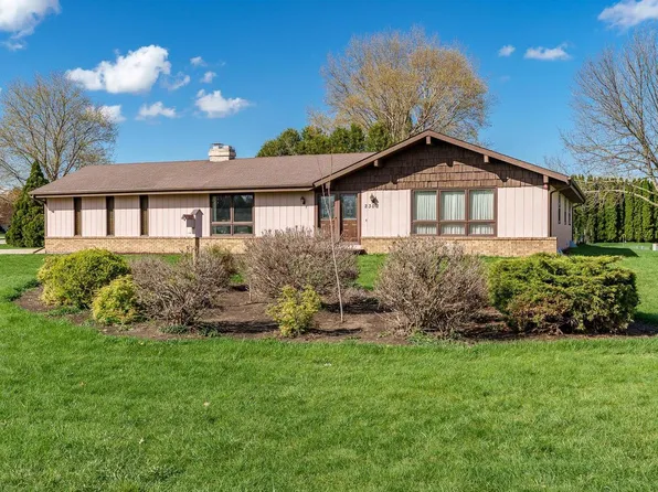 2308 North Pontiac Drive, Janesville, WI 53545