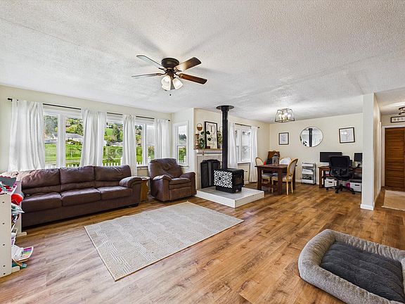 3rd image of 1010 Pine St