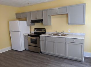 75 Rand St #1R, Central Falls, RI 02863