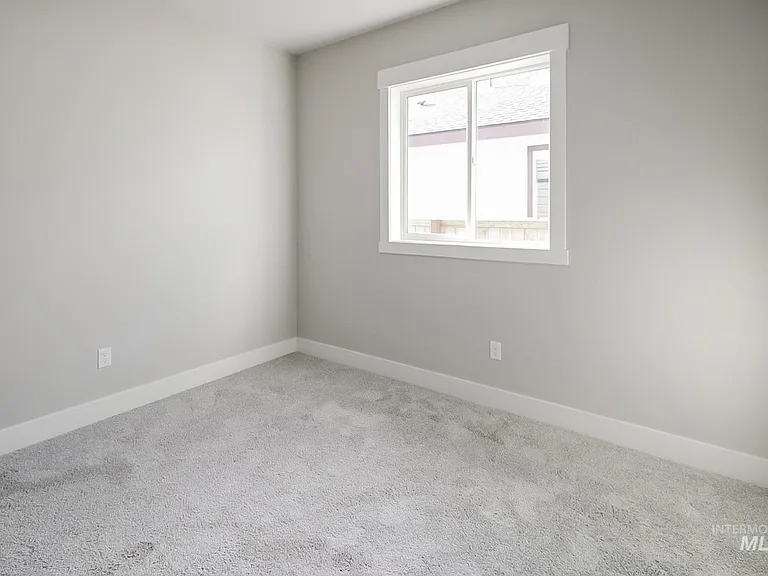 12518 Ochoco St — Photo 16
