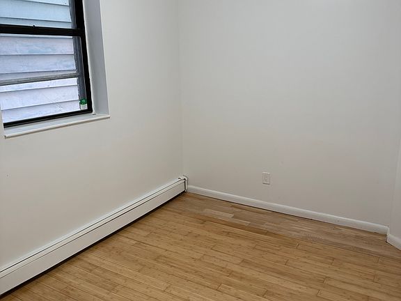 5th image of 125 Avenue E #4