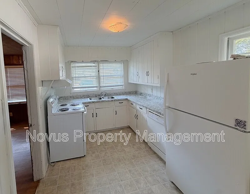 4 bed, 2.0 bath, 1549 sqft, $1,575 — Photo 4