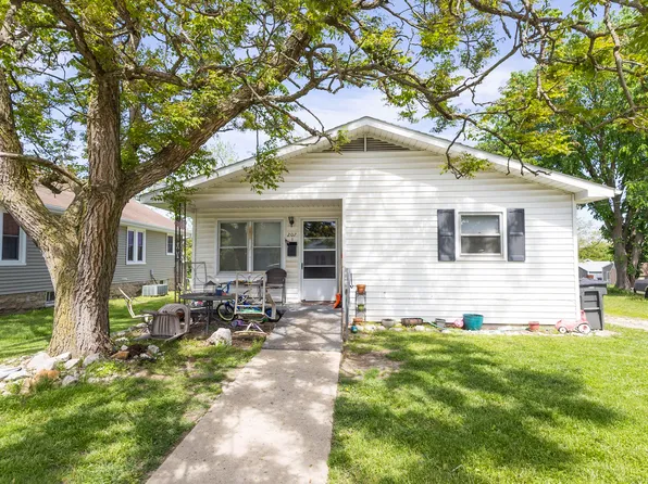 207 E Elm St, Huntsville, MO 65259