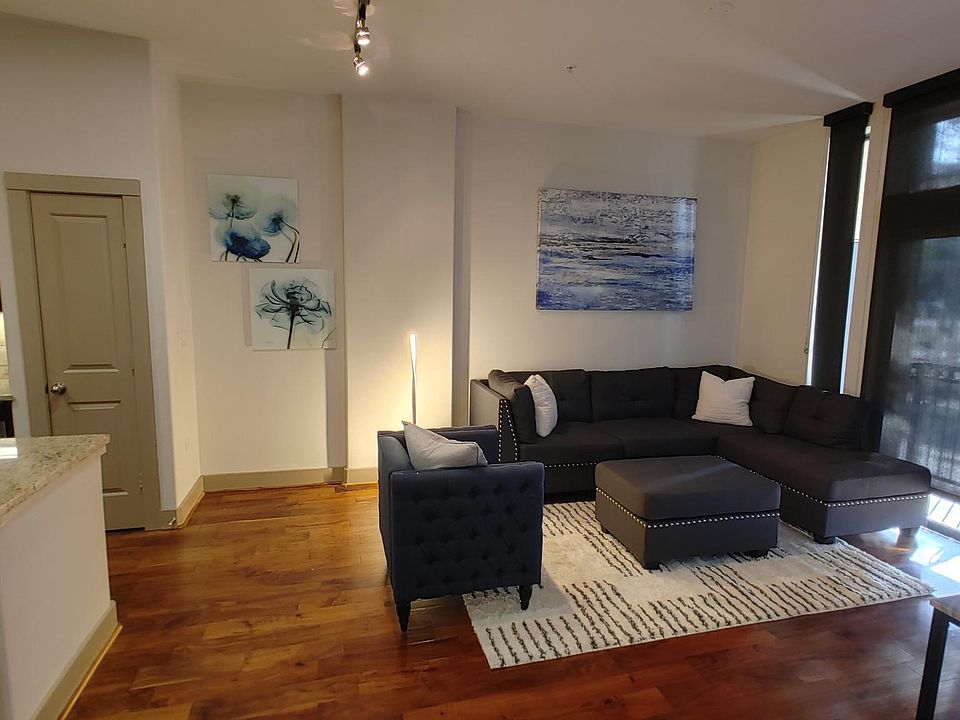 1st image of 1520 Fannin St #127