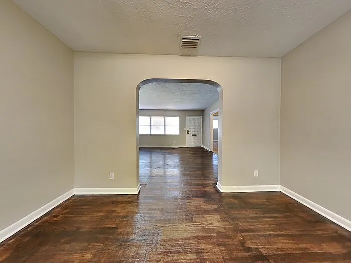 1332 Arlingwood Ave — Photo 7