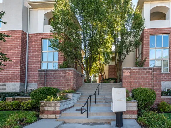 210 Des Plaines Ave Unit E, Forest Park, IL 60130