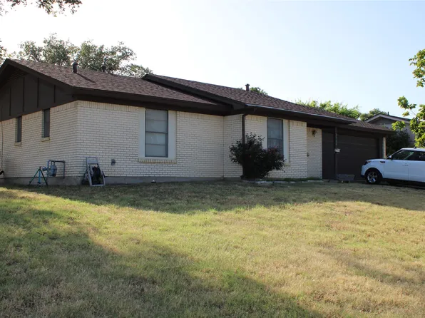 3904 Cresthill Rd, Benbrook, TX 76116