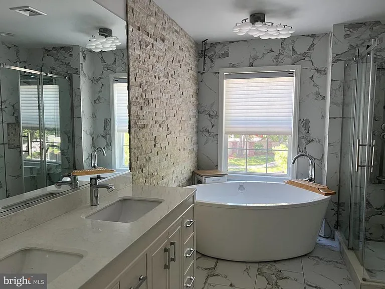 1 Cromwell Ct — Photo 4