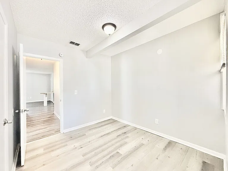 725 14th Ave S #D — Photo 21