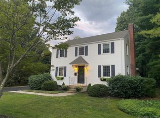 35 Fairfield Rd, West Hartford, CT 06117