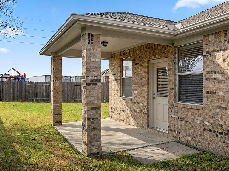20935 Brodie Ln — Photo 24