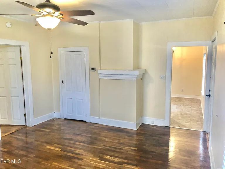 1009 Liberty Cir — Photo 4